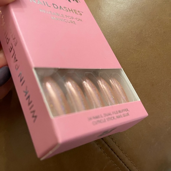 Red Aspen Nail Dashes in Wink in Pale Pink, Sophie Extra - RETIRED - Picture 2 of 4